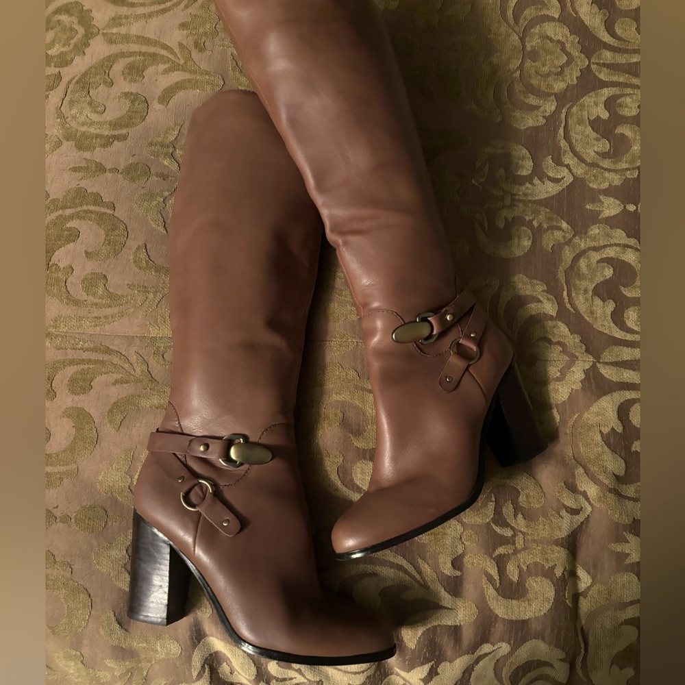 Tahari Felix all leather boots size 7.5 EUC